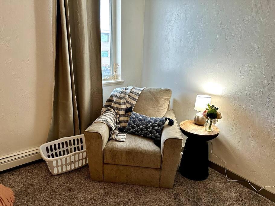 Comfortable 2Br Apt Central Fairbanks Exterior photo